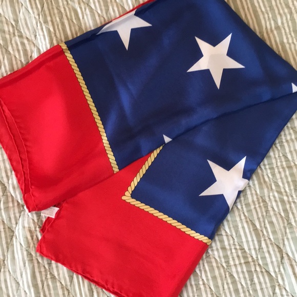 Gucci. ⭐️ Beautiful print. ⭐️😍❤️ - Picture 2 of 8